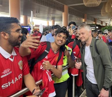Red Devils welcome Ole Gunnar at Kempegowda International Airport