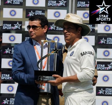 Presenting the first Star Sports ‘Believe’ trophy to Sachin Tendulkar